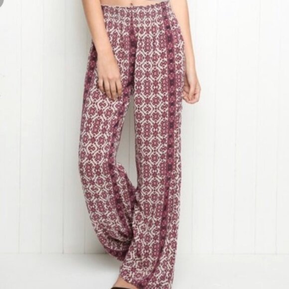 Brandy Melville Boho High Waisted Lightweight Wide Leg Pants - One Size - Picture 6 of 6